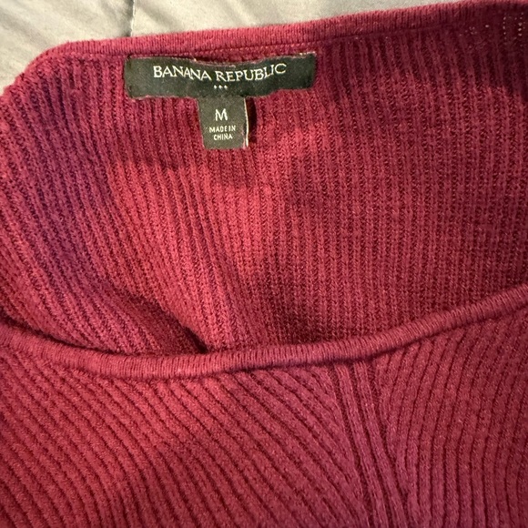 Banana Republic Knit Ribbed Sweater Plum Size Medium.  Style# 485654-02. - Picture 3 of 6